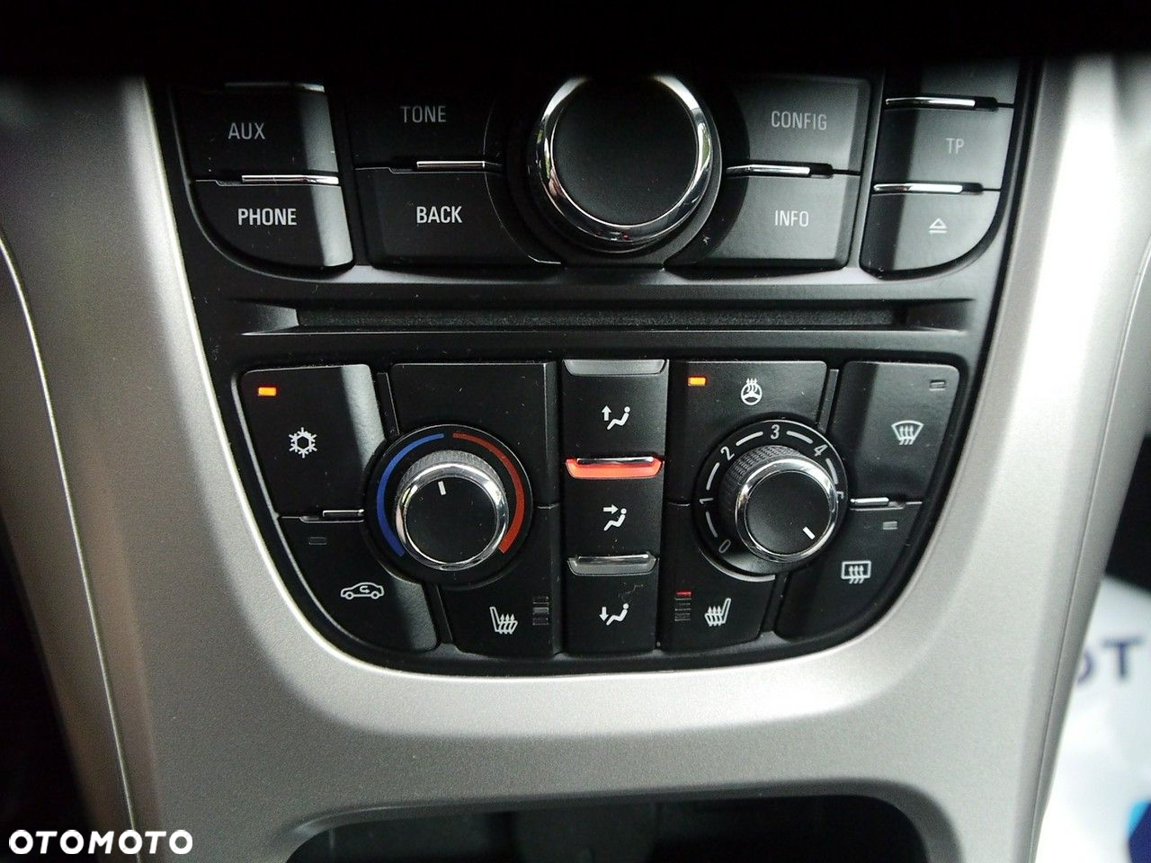 Opel Astra IV 1.4 T Cosmo - 18