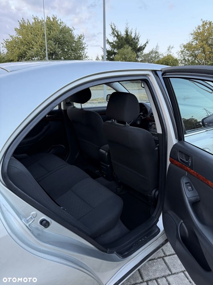 Toyota Avensis 2.0 VVT-i Automatik Executive - 9