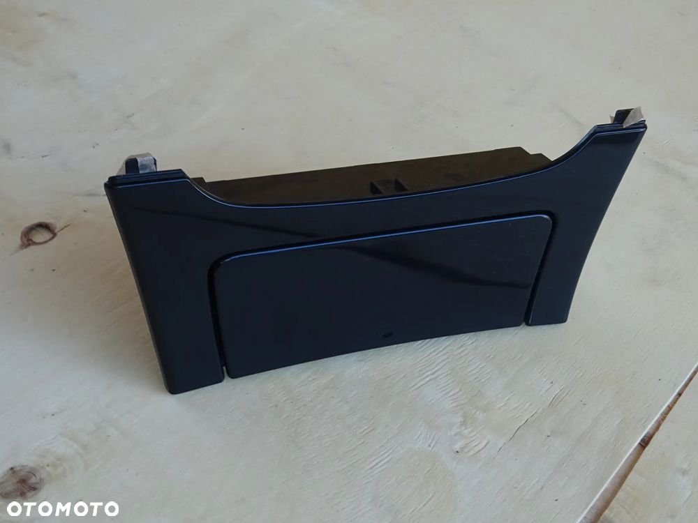 POPIELNICZKA GNIAZDO 12V PANEL DESKI CZARNY DEKOR OPEL INSIGNIA A - 16