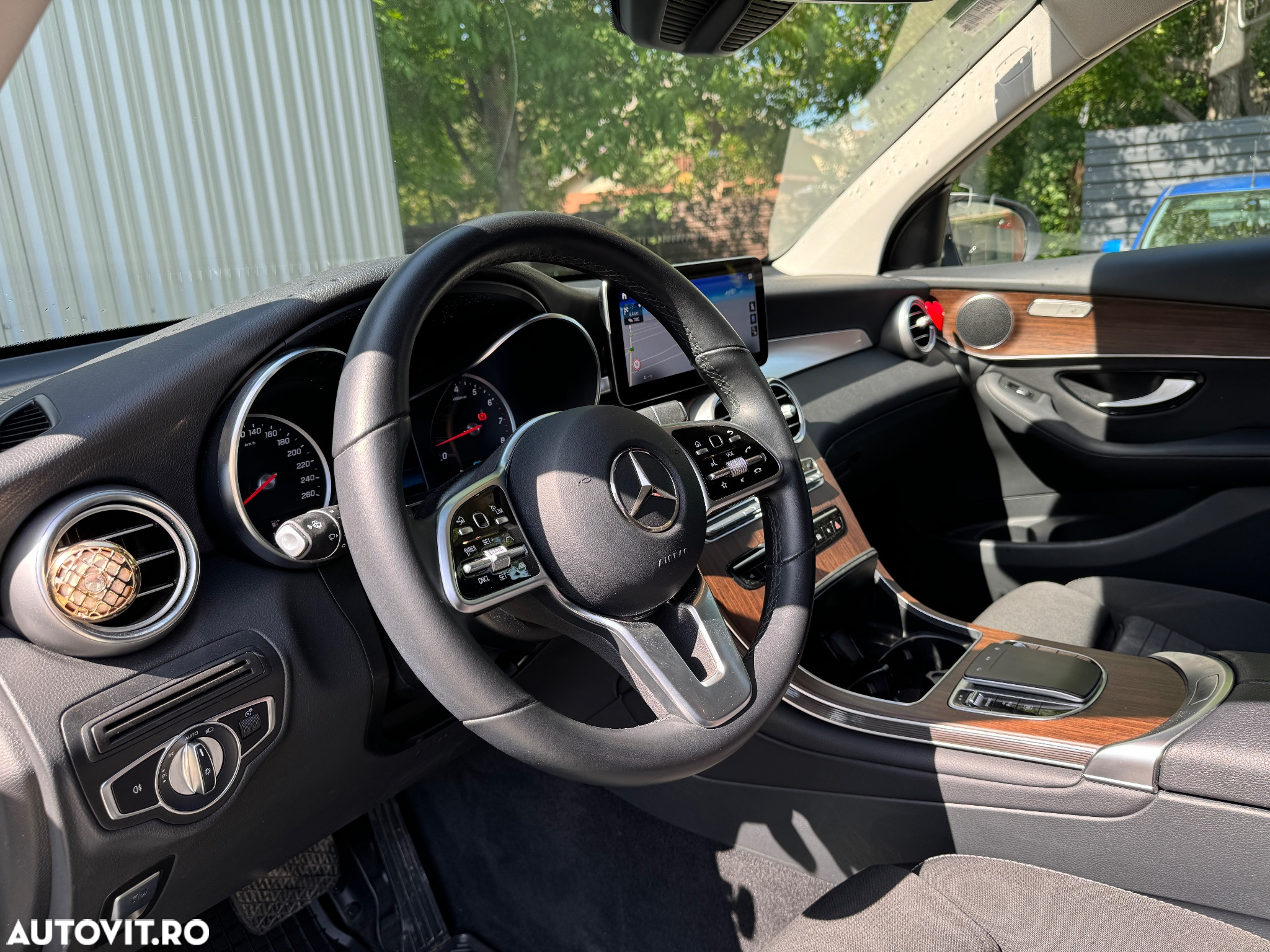 Mercedes-Benz GLC 300 e 4Matic 9G-TRONIC Exclusive - 5
