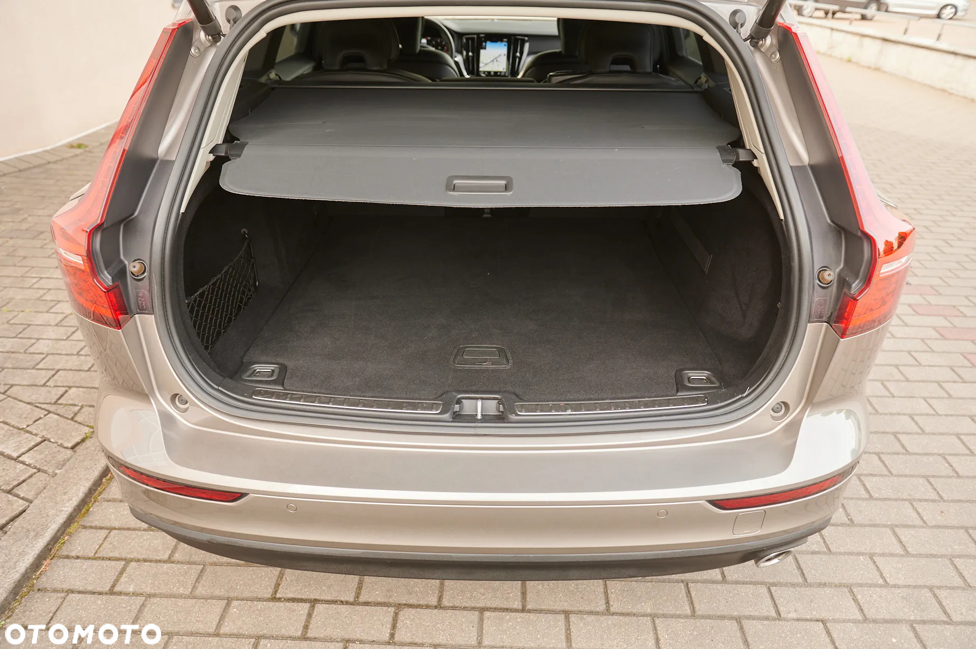 Volvo V60 D3 Momentum Pro - 25