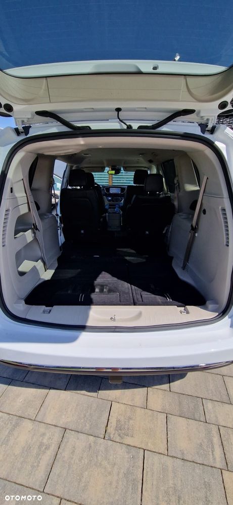 Chrysler Pacifica - 14