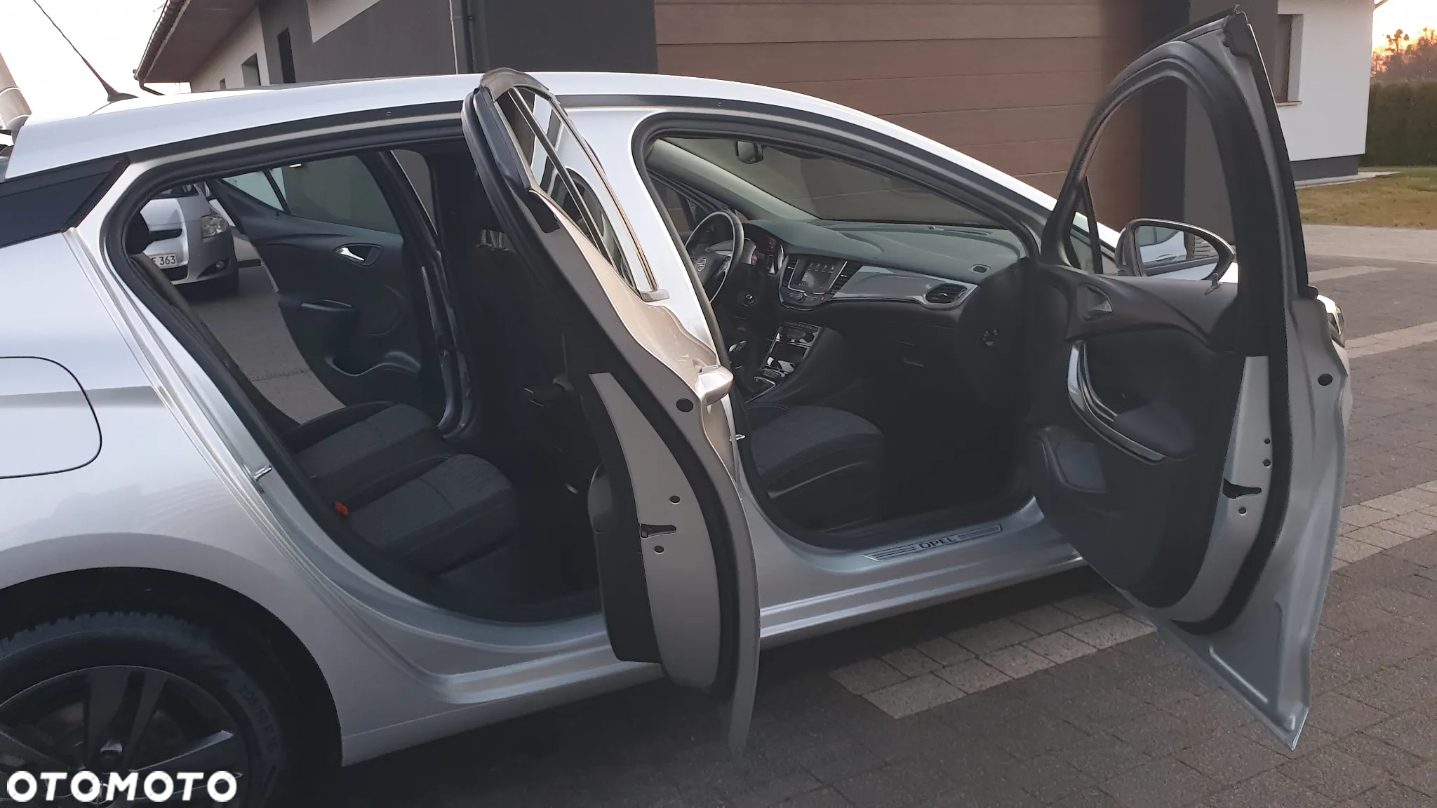 Opel Astra 1.2 Turbo Start/Stop Elegance - 24