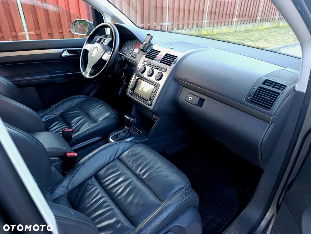 Volkswagen Touran 2.0 TDI DPF DSG Cross - 9