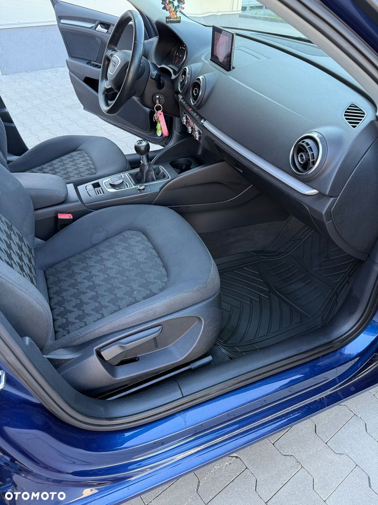 Audi A3 Sportback 2.0 TDI Ambiente - 25