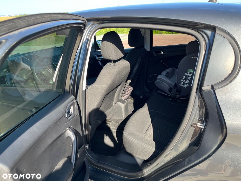 Peugeot 208 1.2 PureTech Style - 8