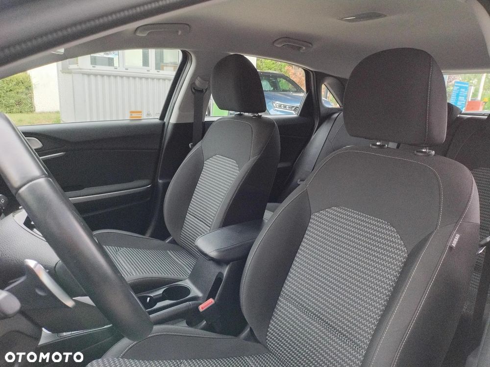 Kia Ceed 1.5 T-GDI M DCT - 11