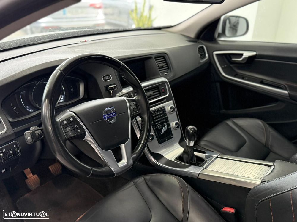 Volvo V60 1.6 D2 R-Design - 6