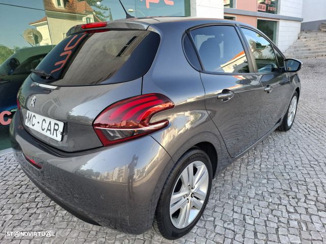 Peugeot 208 1.2 PureTech Signature - 7