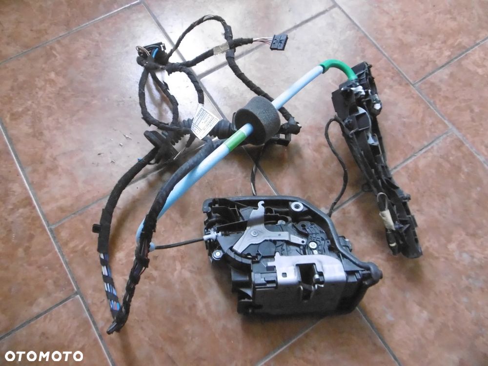 ZAMEK DRZWI TYLNYCH PRAWYCH BMW X1 F48 - 1