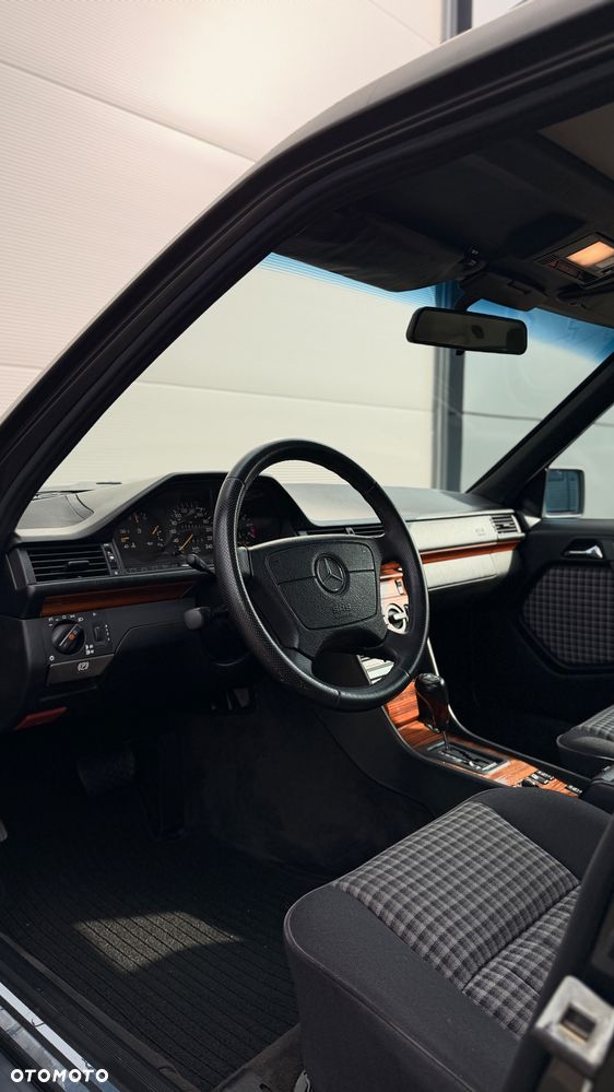Mercedes-Benz W124 (1984-1993) - 19