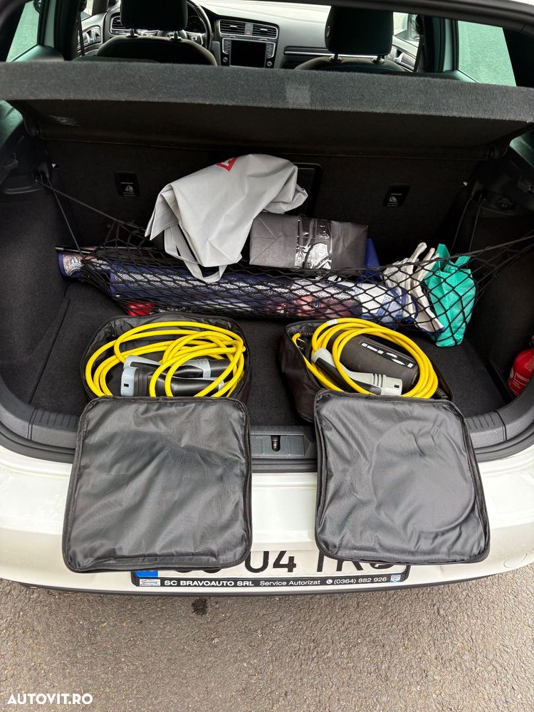 Volkswagen Golf - 11