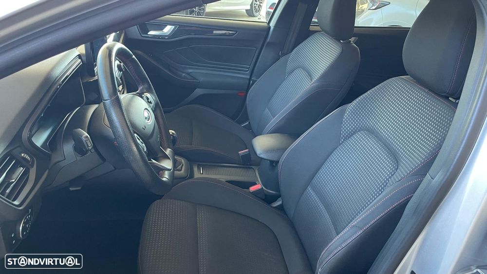 Ford Focus 1.0 EcoBoost S&S ST-LINE - 9