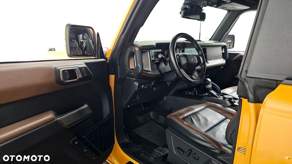 Ford Bronco - 11