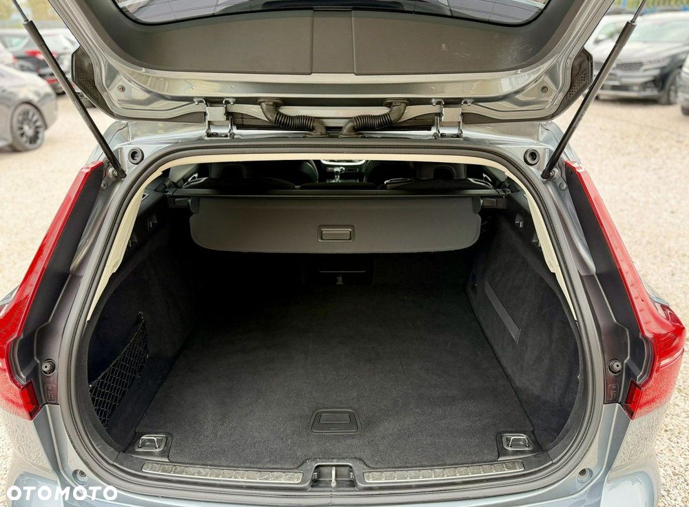 Volvo V60 D4 AWD Geartronic Momentum Pro - 36