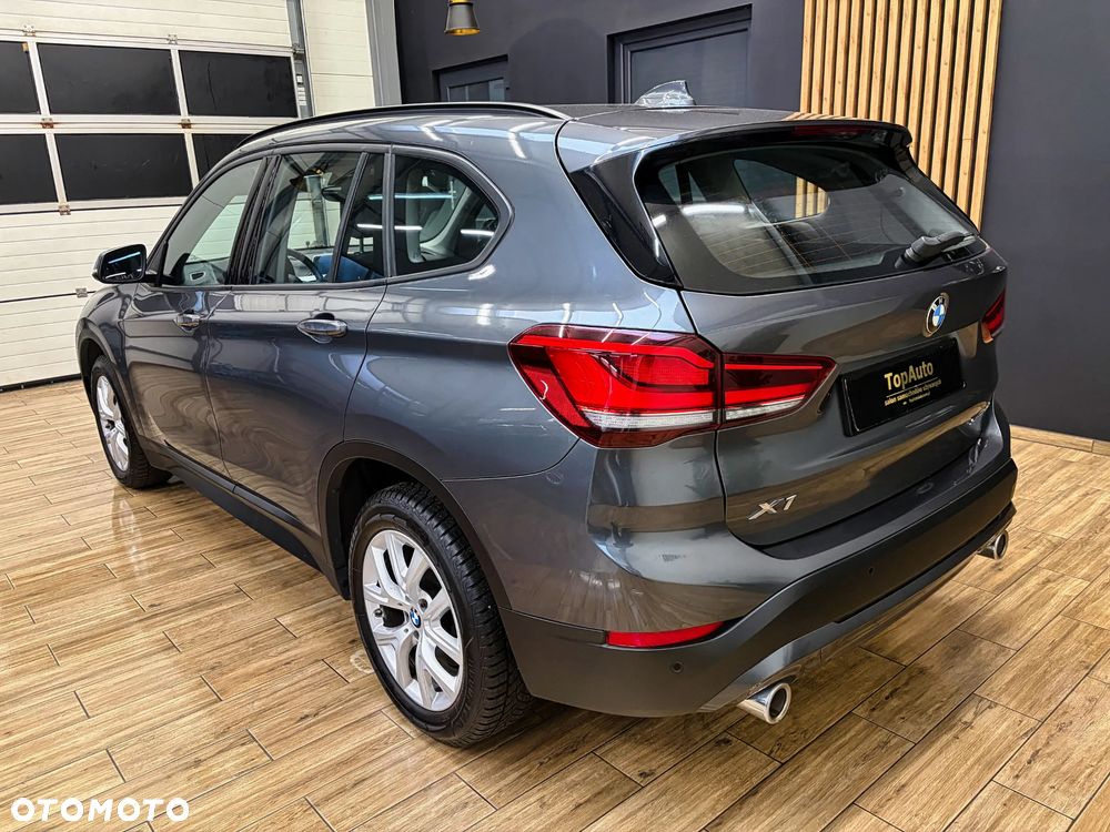 BMW X1 sDrive20i Advantage - 9