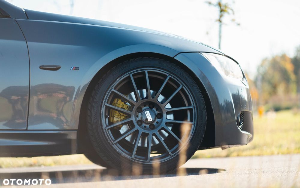 BMW Seria 3 330i xDrive - 14