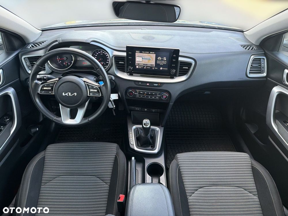 Kia Ceed - 12