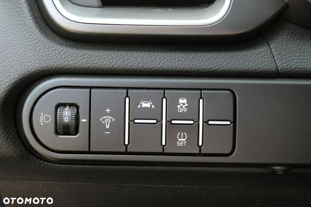 Kia Ceed 1.6 CRDi mHEV M - 20