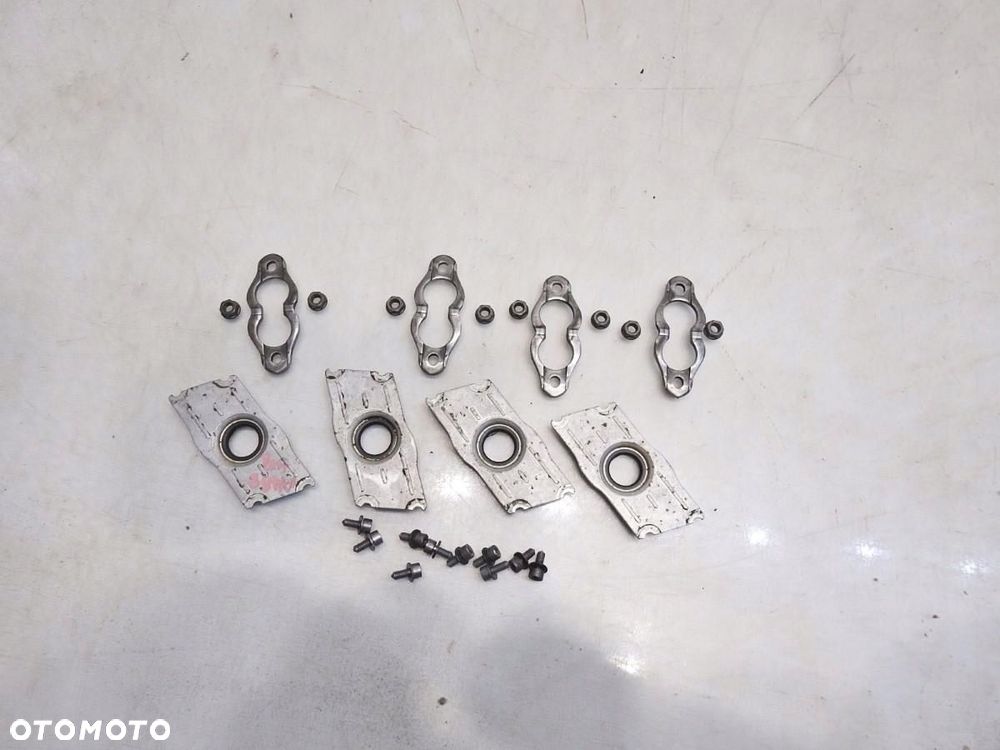 ŁAPKA UCHWYT MOCOWANIE WTRYSKU AUDI A4 B8 - 7