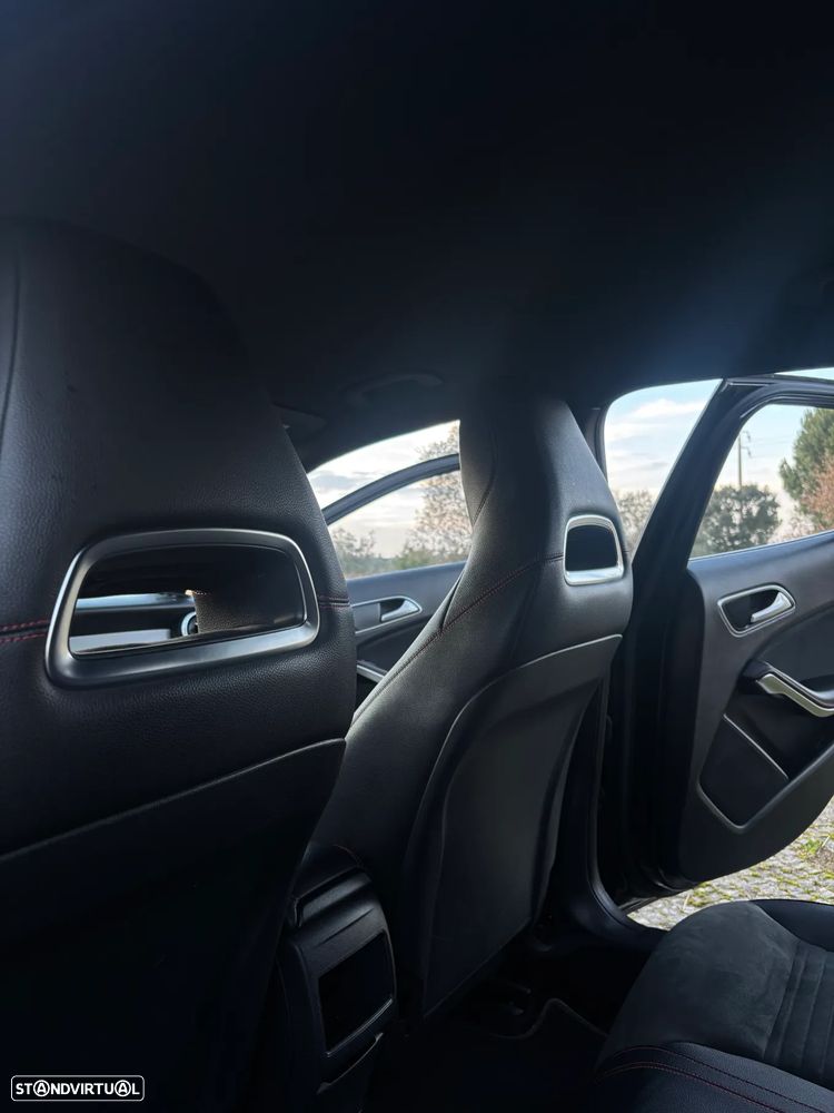 Mercedes-Benz GLA 180 d 7G-DCT AMG Line - 33