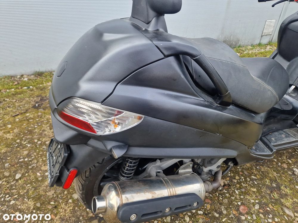 Piaggio MP-3 - 16