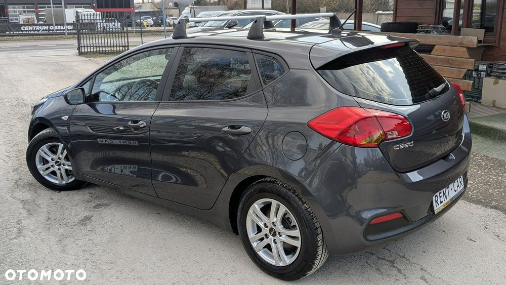 Kia Ceed - 8