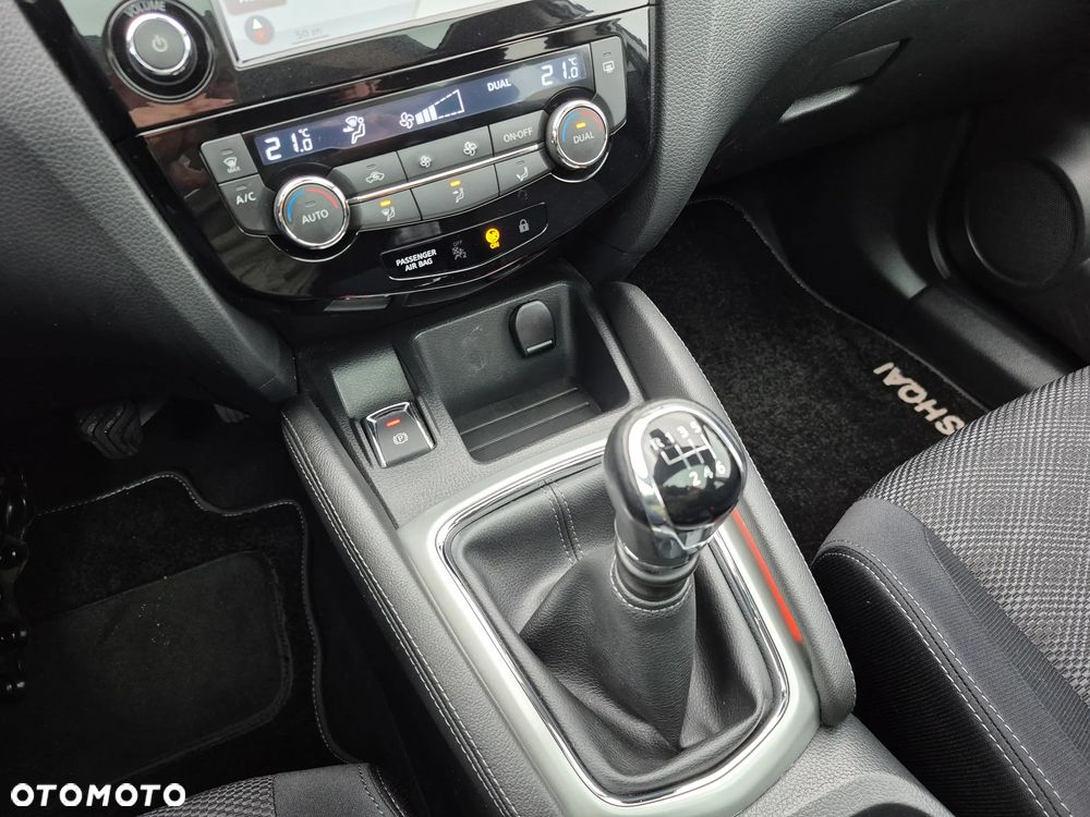 Nissan Qashqai 1.6 dCi TEKNA+ - 22