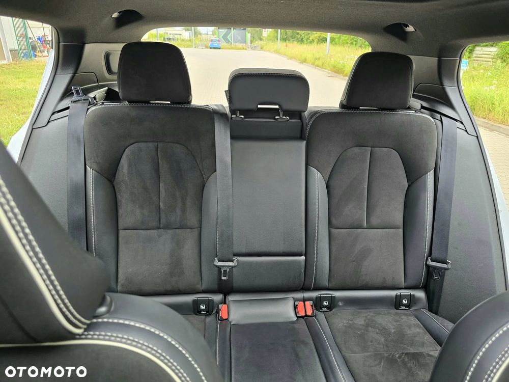 Volvo XC 40 B4 B AWD R-Design - 16