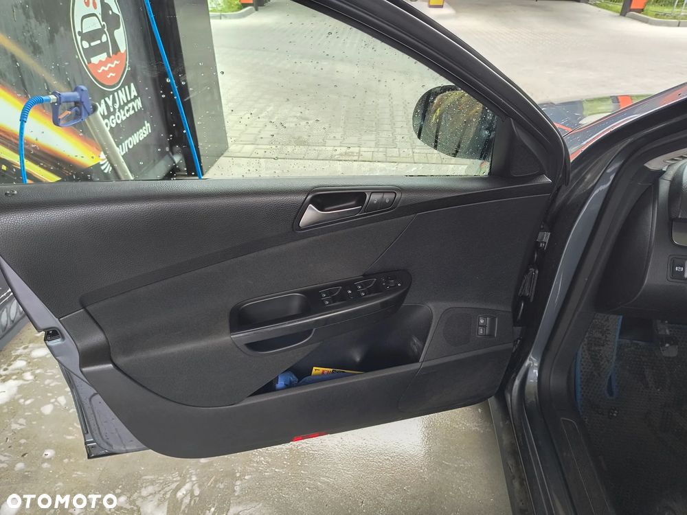 Volkswagen Passat 1.9 TDI Comfortline - 20