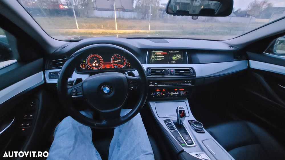 BMW Seria 5 528i xDrive AT - 26