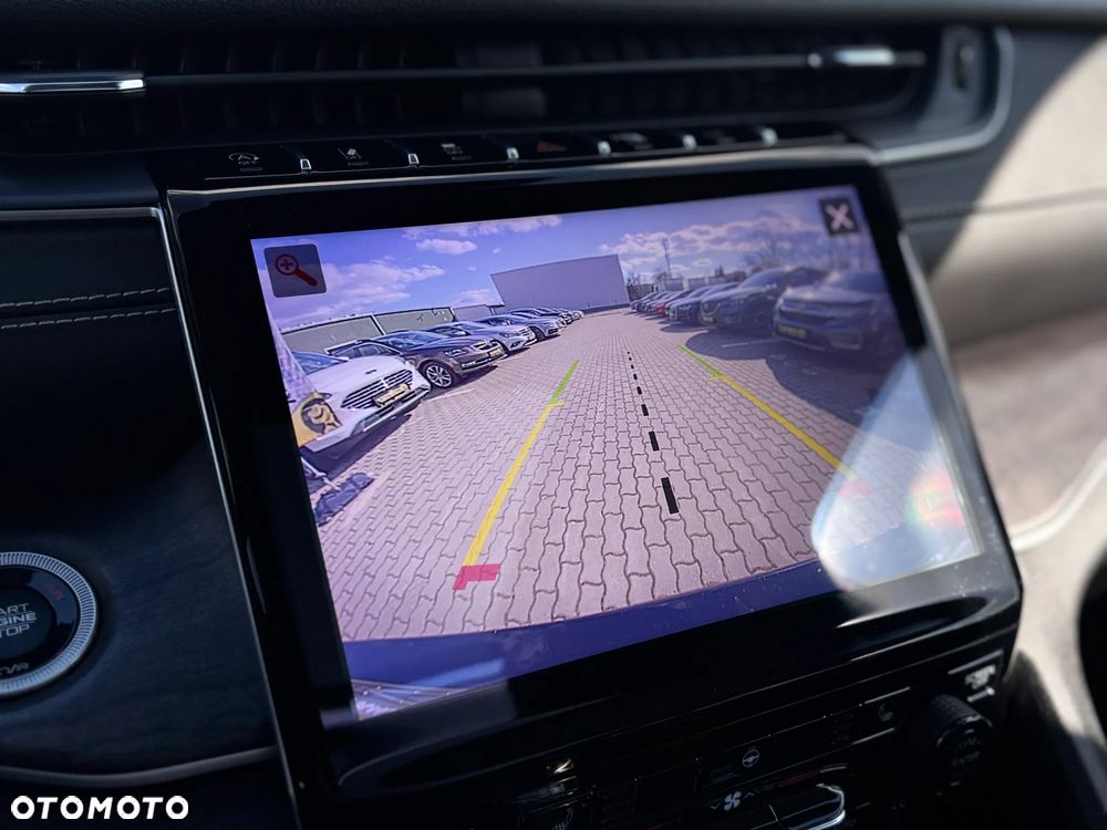 Jeep Grand Cherokee - 39