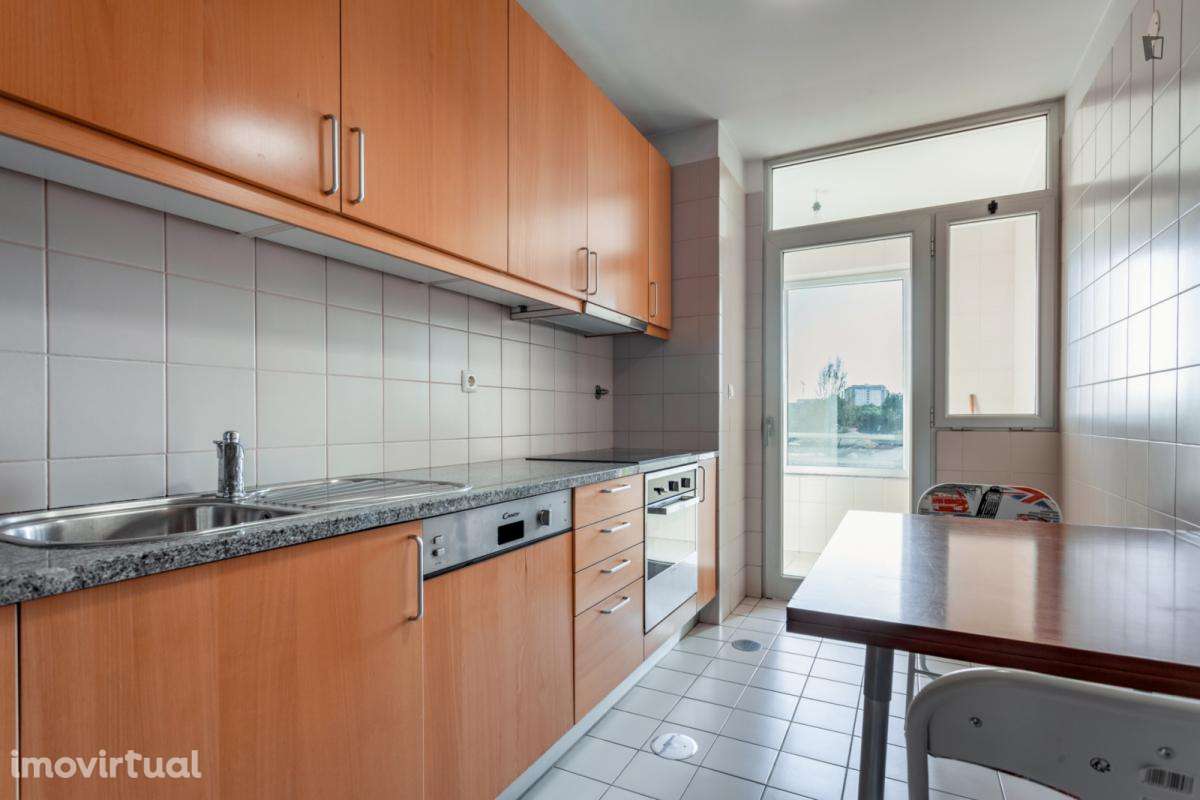 Quarto - localizado em Pedrouços Porto - Grande imagem: 2/9