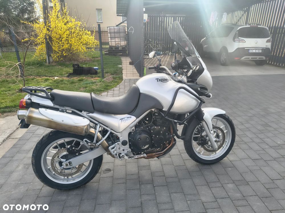 Triumph Tiger - 1
