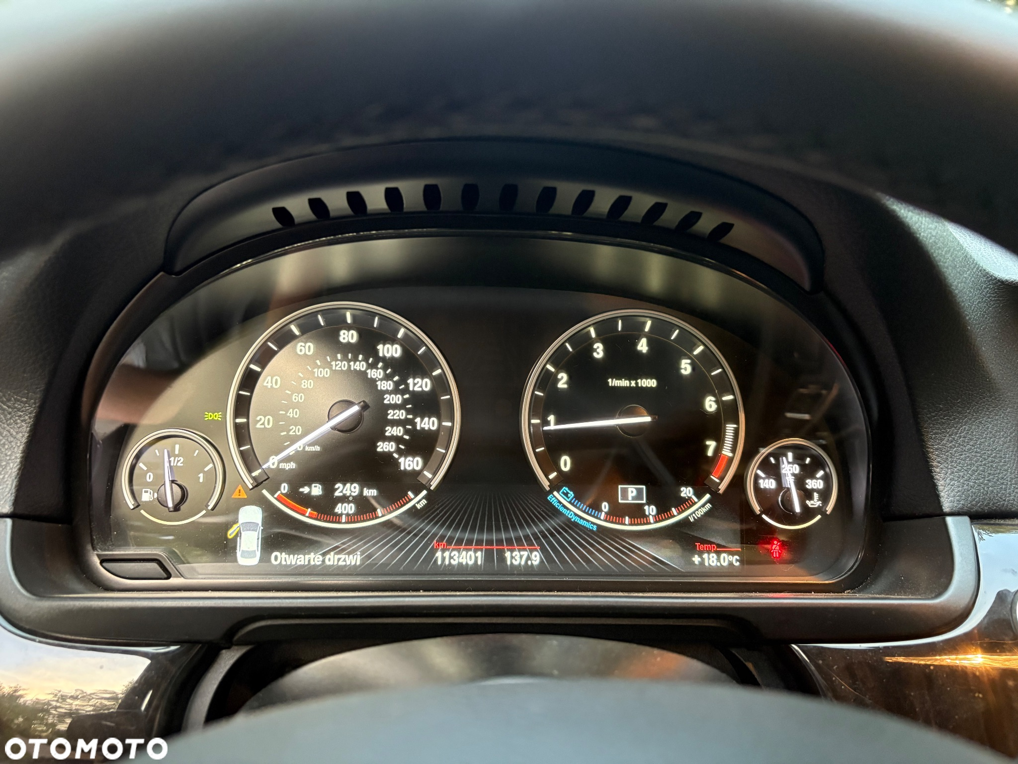 BMW Seria 5 528i xDrive - 7