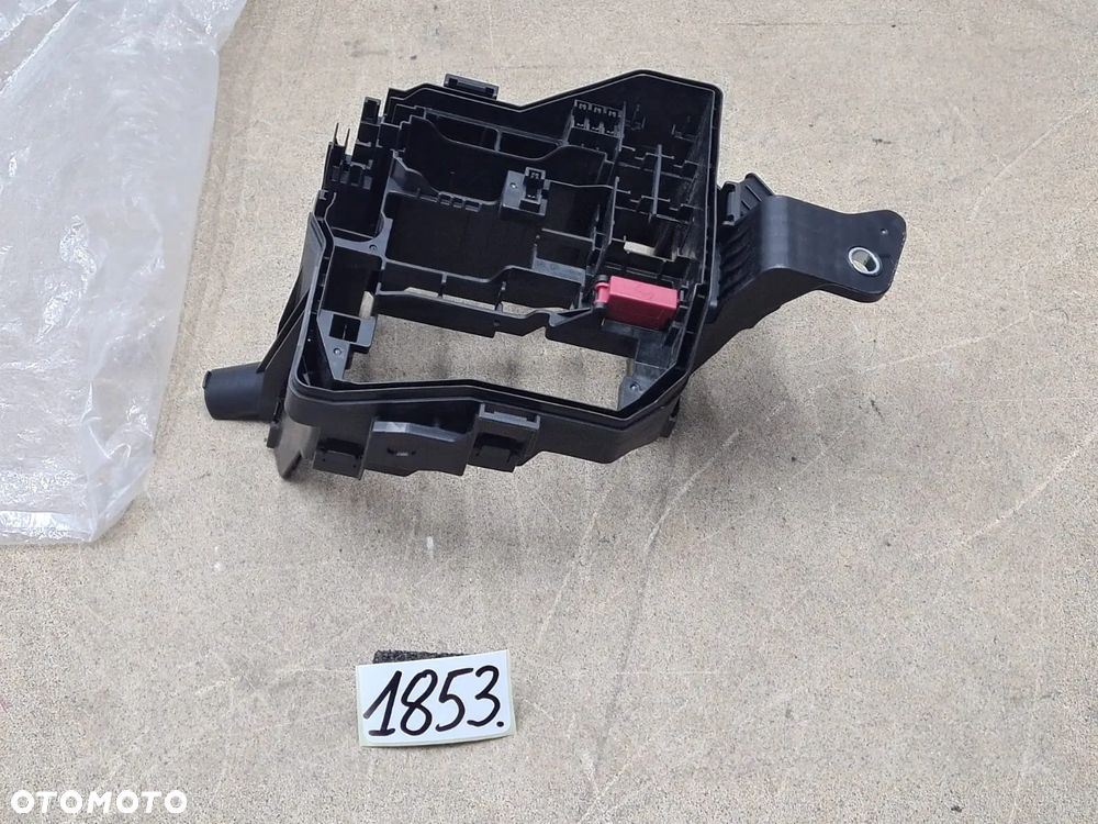 Skrzynka bezpieczników lewa Toyota Yaris IV 4 2020- 82741-K0040 - 3