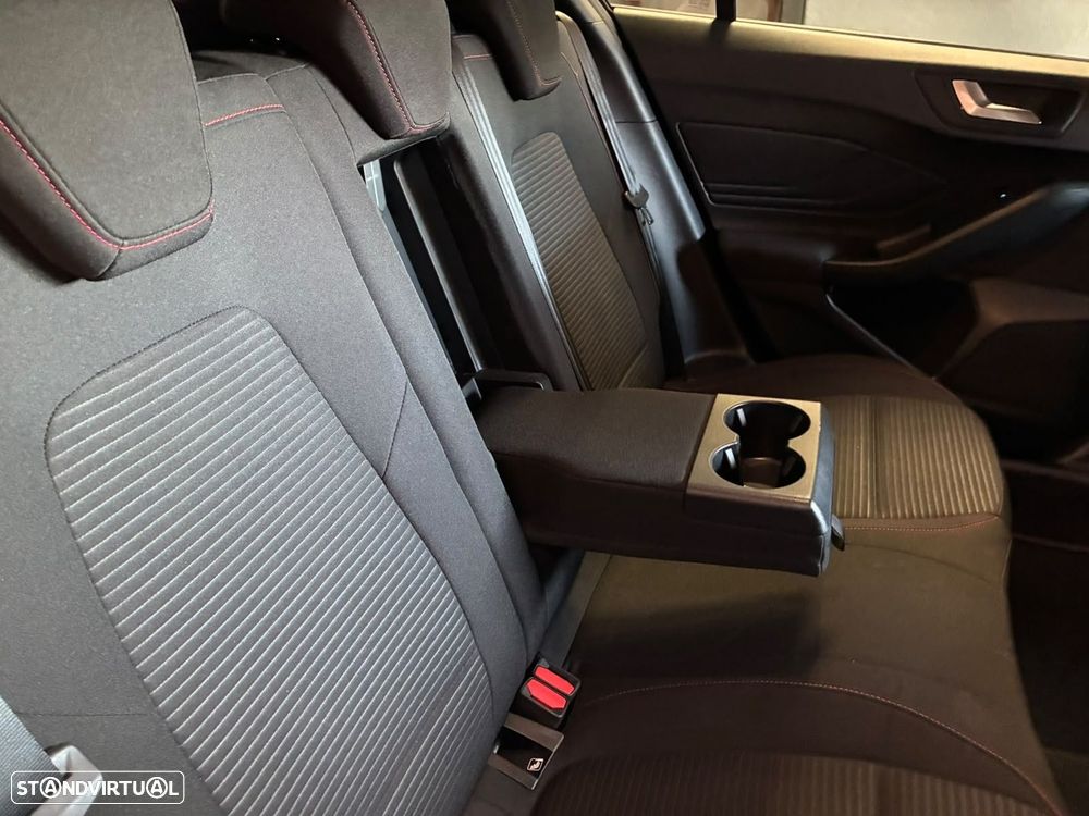 Ford Focus 1.0 EcoBoost MHEV ST-Line - 41