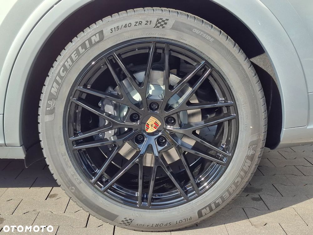Porsche Cayenne E-Hybrid PHEV Black Edition - 11