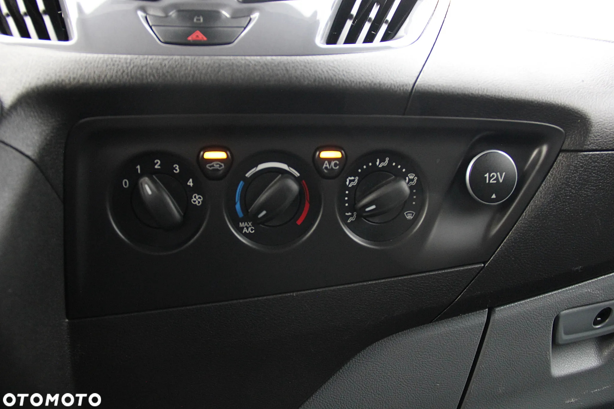 Ford TRANSIT CUSTOM - 27