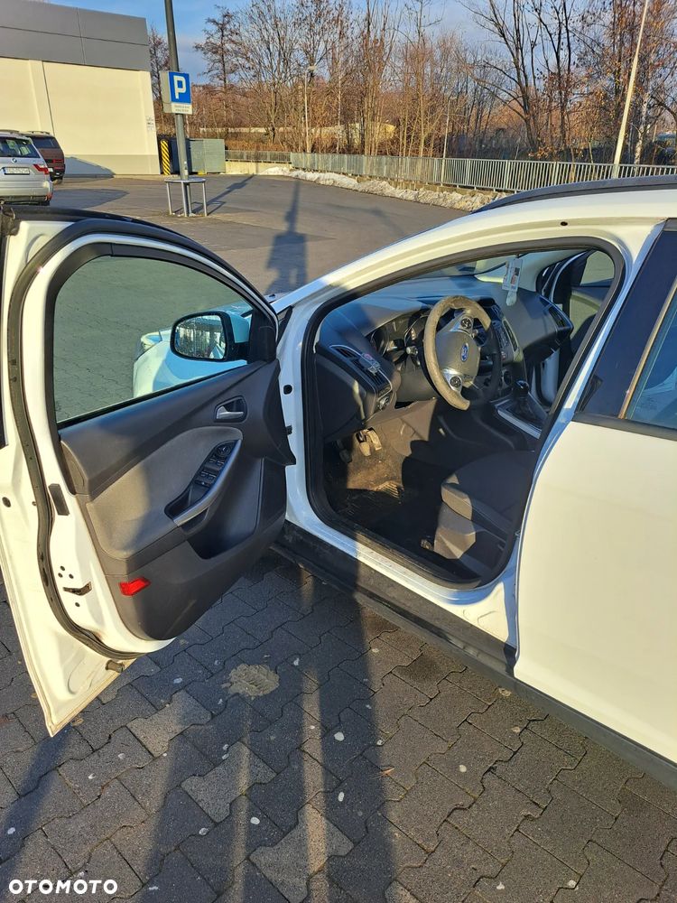 Ford Focus SW - 14