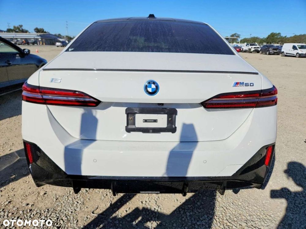 BMW i5 - 7