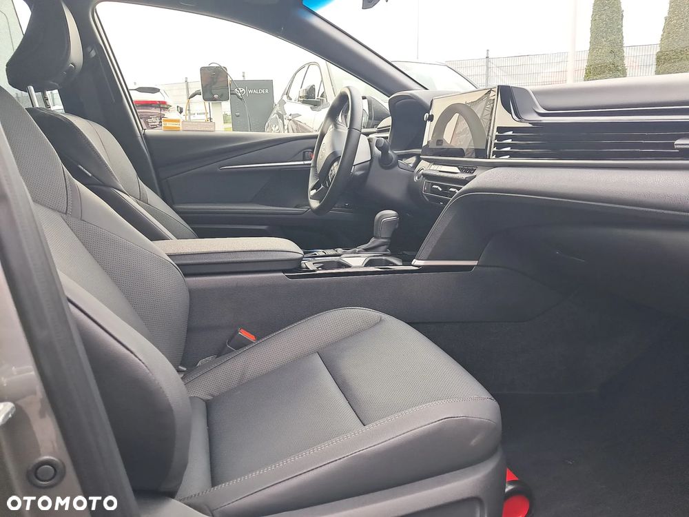 Toyota Camry 2.5 Hybrid Executive CVT - 28