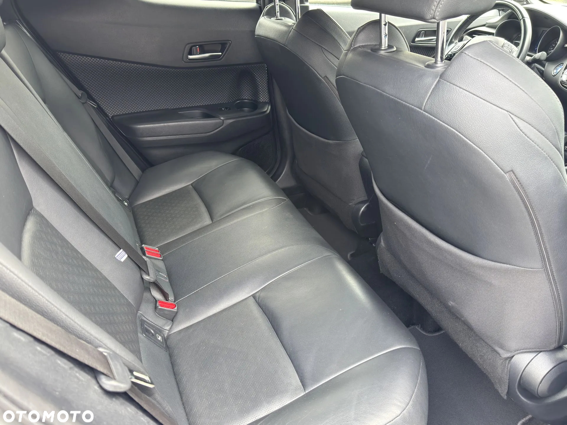 Toyota C-HR - 8