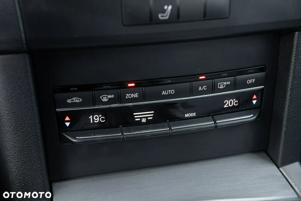 Mercedes-Benz Klasa E - 22