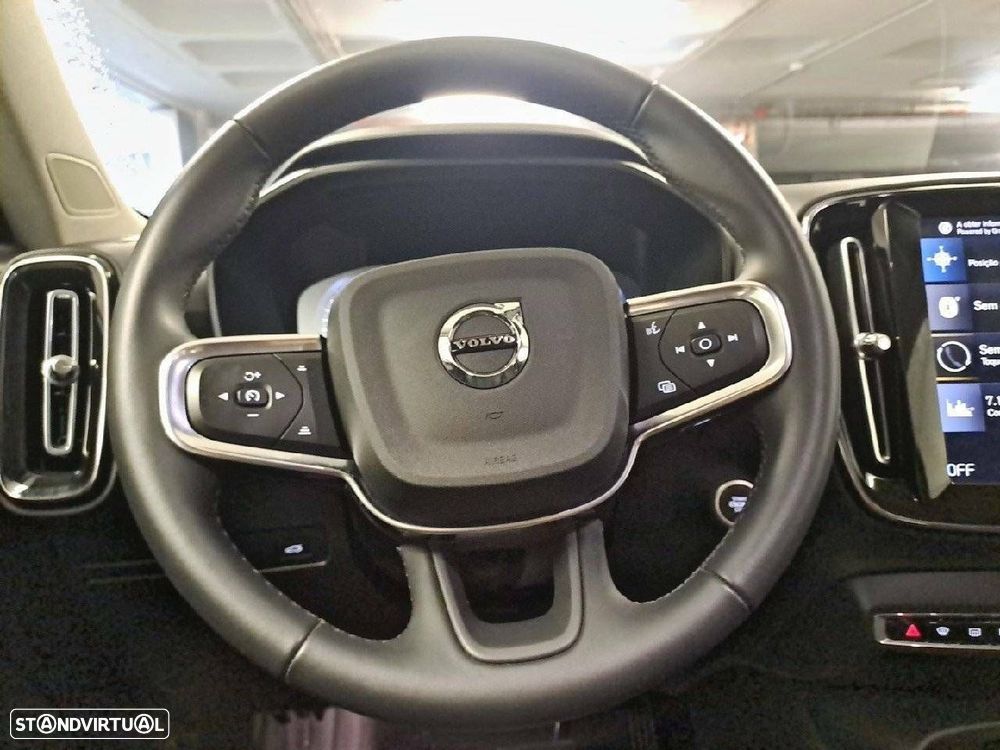 Volvo XC 40 1.5 T2 Momentum Plus Geartronic - 12