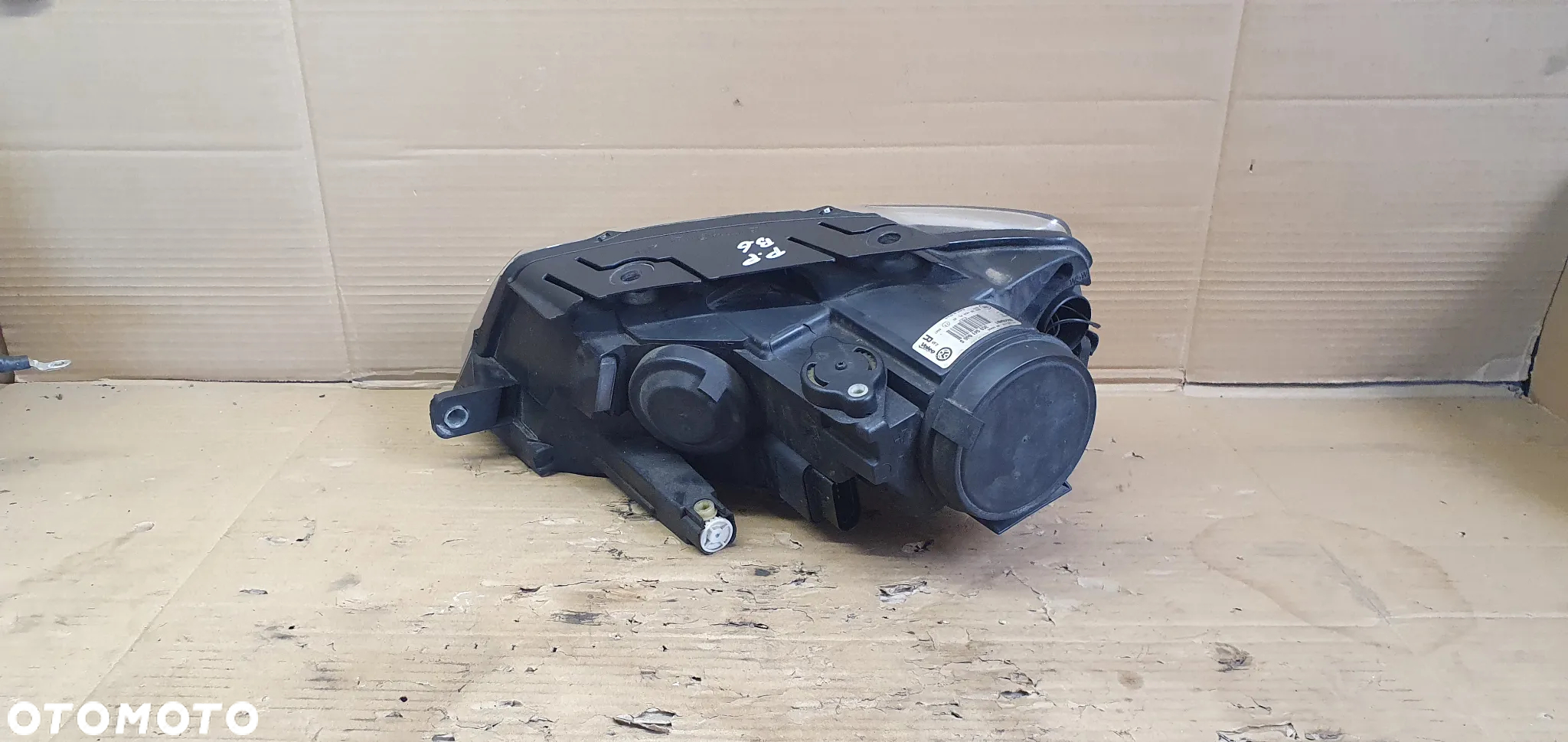 Lampa prawy przód przednia prawa VW Passat B6 3C0941006S - 6