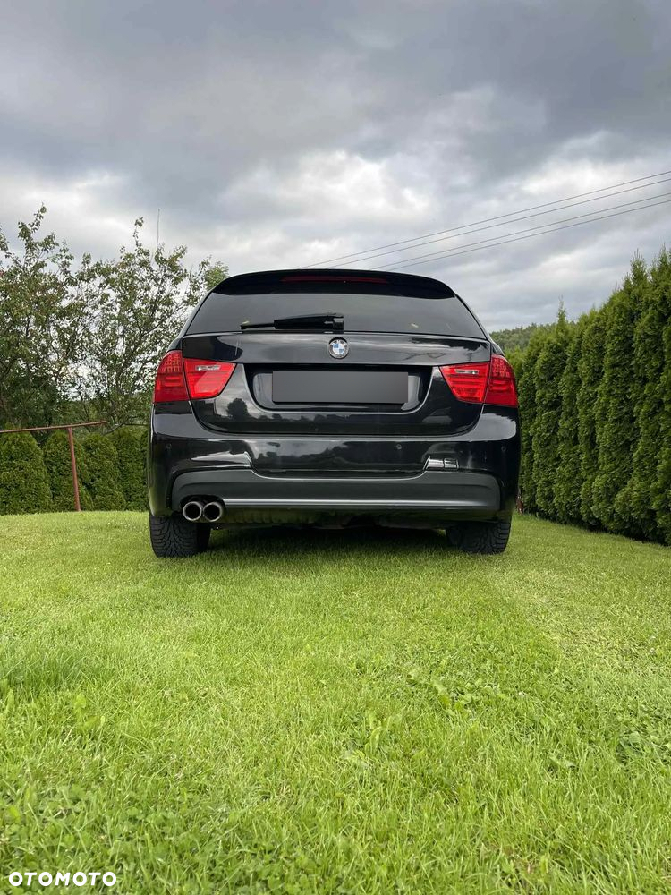 BMW Seria 3 330d xDrive DPF Touring - 2