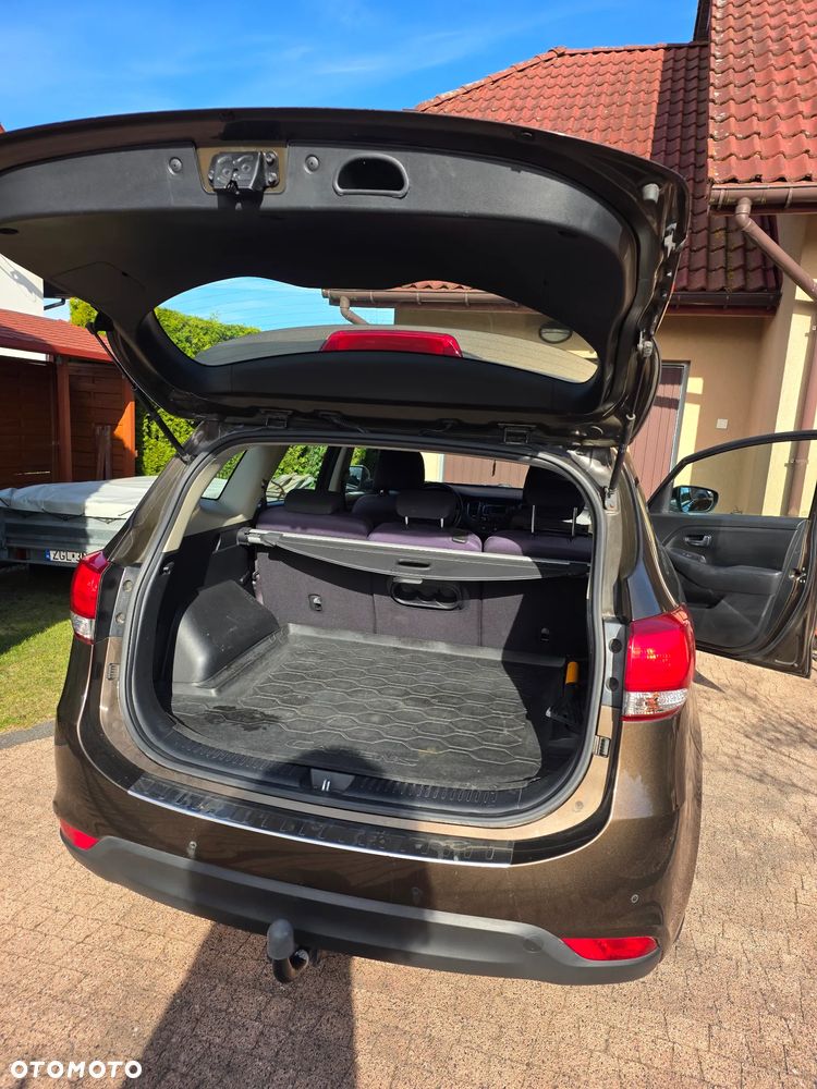 Kia Carens 1.6 GDI L - 8