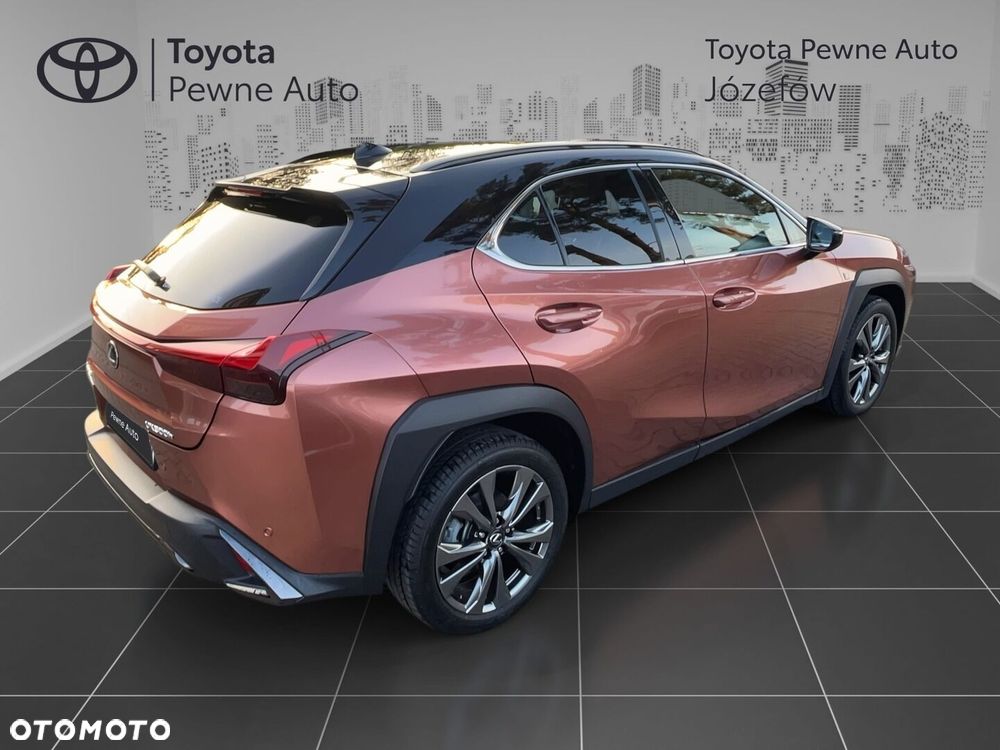 Lexus UX 300h F Sport Design - 5