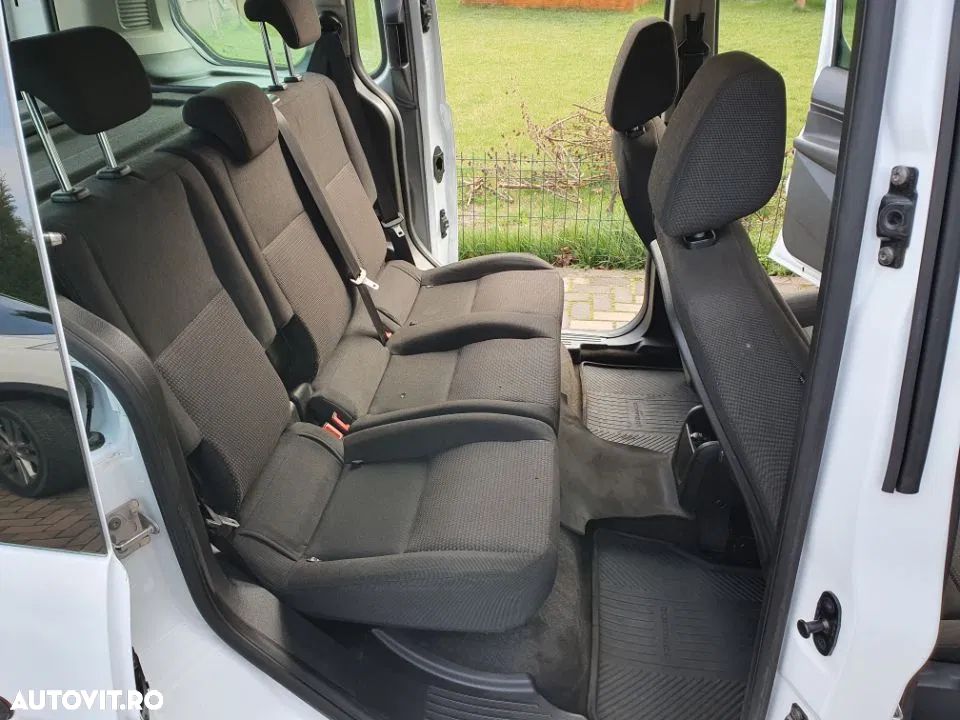 Ford Tourneo Connect - 8